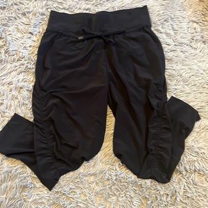 Black Athleta Cropped Jogger Pants